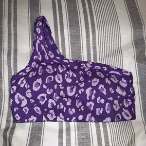 Purple Leopard Print One-Shoulder sports bra